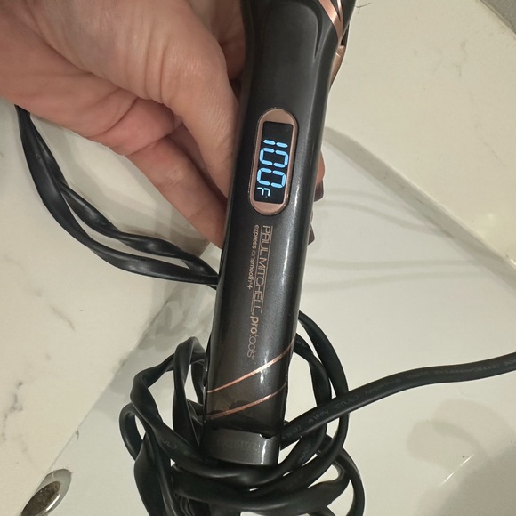 Paul Mitchell Pro Tools Flat Iron in Black and Pink - Picture 2 of 6